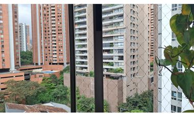 Vendo apartamento en el Poblado, sector Santa María de los ngeles