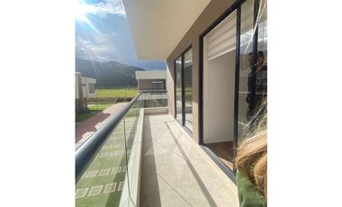 SE ARRIENDA CASA EN CHIA VEREDA TIQUIZA