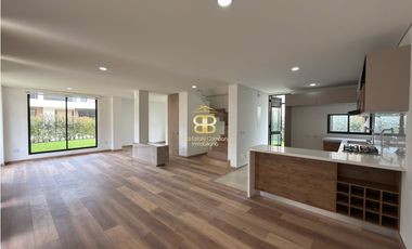 SE ARRIENDA CASA EN CHIA VEREDA TIQUIZA