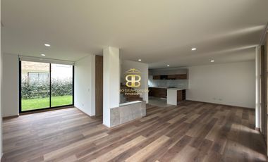 SE ARRIENDA CASA EN CHIA VEREDA TIQUIZA