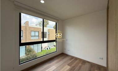 SE ARRIENDA CASA EN CHIA VEREDA TIQUIZA