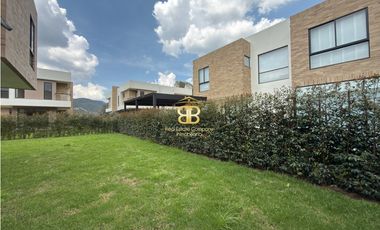 SE ARRIENDA CASA EN CHIA VEREDA TIQUIZA