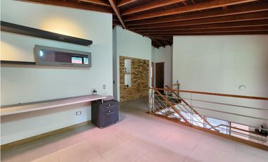 CASA EN SABANETA ESQUINERA, A BUEN PRECIO