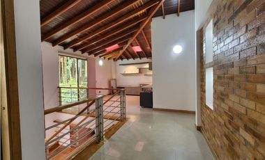 CASA EN SABANETA ESQUINERA, A BUEN PRECIO