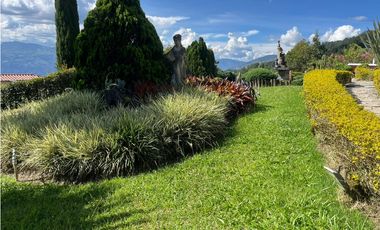 Casa en Arriendo Amoblada en El Poblado