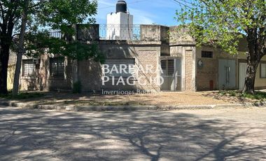 CASA 3 DORMITORIOS - Juan de Garay y San Juan