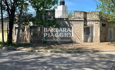 CASA 3 DORMITORIOS - Juan de Garay y San Juan