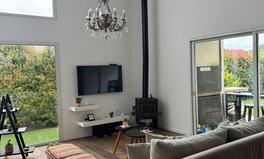 Casa 4 ambientes en venta en barrio privado Arenas del sur