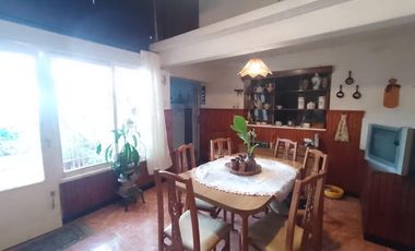 CASA 4 AMB EXCELENTE UBICACION