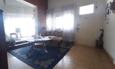 CASA 4 AMB EXCELENTE UBICACION