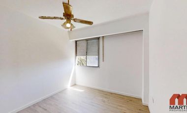 Departamento en alquiler en Martinez 3 amb por escalera con balcón y cochera Seguridad 24 hs