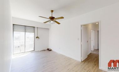 Departamento en alquiler en Martinez 3 amb por escalera con balcón y cochera Seguridad 24 hs