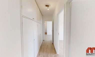 Departamento en alquiler en Martinez 3 amb por escalera con balcón y cochera Seguridad 24 hs