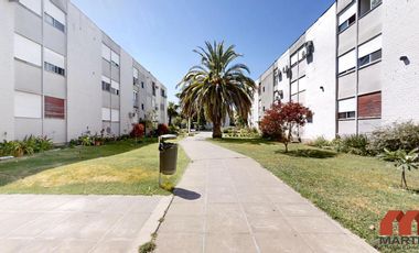 Departamento en alquiler en Martinez 3 amb por escalera con balcón y cochera Seguridad 24 hs