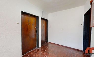 Departamento en alquiler en Martinez 3 amb por escalera con balcón y cochera Seguridad 24 hs