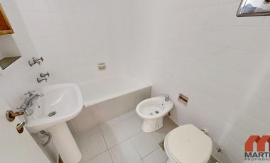 Departamento en alquiler en Martinez 3 amb por escalera con balcón y cochera Seguridad 24 hs