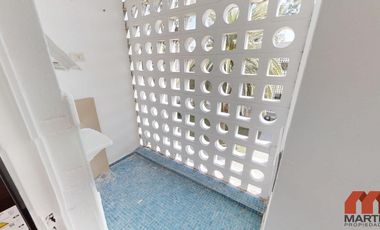 Departamento en alquiler en Martinez 3 amb por escalera con balcón y cochera Seguridad 24 hs