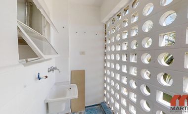 Departamento en alquiler en Martinez 3 amb por escalera con balcón y cochera Seguridad 24 hs