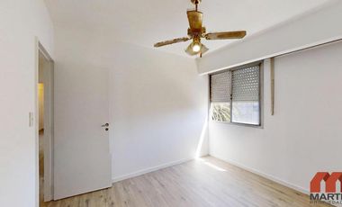 Departamento en alquiler en Martinez 3 amb por escalera con balcón y cochera Seguridad 24 hs