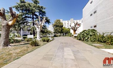 Departamento en alquiler en Martinez 3 amb por escalera con balcón y cochera Seguridad 24 hs