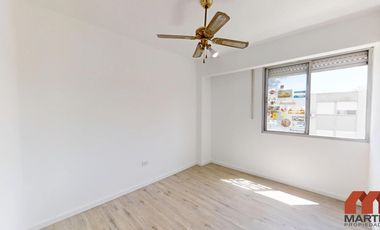 Departamento en alquiler en Martinez 3 amb por escalera con balcón y cochera Seguridad 24 hs