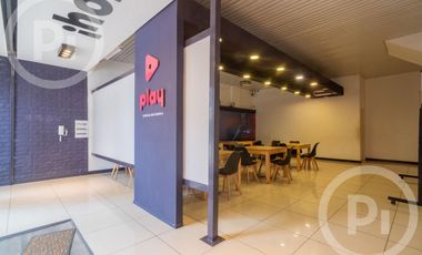 Local en VENTA con gran salón, tres privados y 2 baños