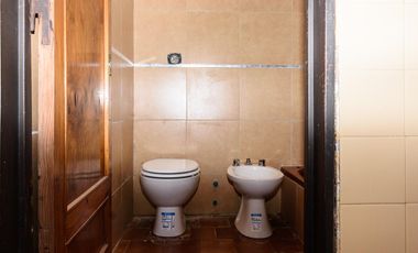 Casa dos plantas cerca de Hospital Privado en Colinas de Velez Sarfield