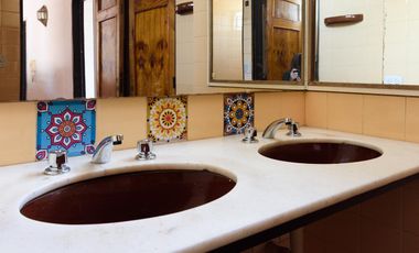 Casa dos plantas cerca de Hospital Privado en Colinas de Velez Sarfield