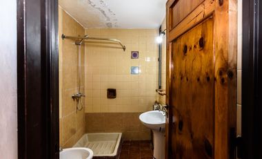 Casa dos plantas cerca de Hospital Privado en Colinas de Velez Sarfield