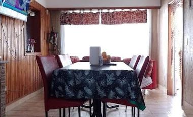 CASA 4 AMB. CON PATIO Y COCHERA