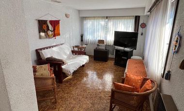 Casa - Canning (E. Echeverria)