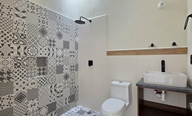 CASA EN VENTA, 1 PLANTA, 2 RECÁMARAS, 2 BAÑOS, COCHERA PARA 1 AUTO.