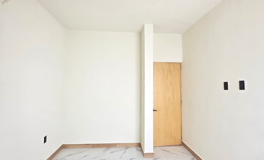 CASA EN VENTA, 1 PLANTA, 2 RECÁMARAS, 2 BAÑOS, COCHERA PARA 1 AUTO.