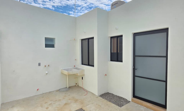 CASA EN VENTA, 1 PLANTA, 2 RECÁMARAS, 2 BAÑOS, COCHERA PARA 1 AUTO.