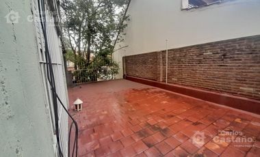 Exc. 2 Amb. al Frente con Patio, Terraza y Cochera Fija
