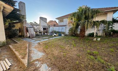 CASA VENTA BARRIO SAN RAFAEL MDA 4 AMB 1 CUADRA DEL MAR GAS NATURAL COCHERA PARRILLA