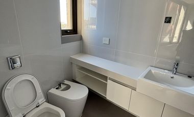 Excelente departamento 2 ambientes a estrenar. Cochera. Piscina, SUM.