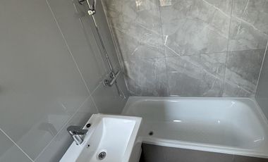 Excelente departamento 2 ambientes a estrenar. Cochera. Piscina, SUM.