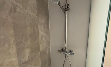 Excelente departamento 2 ambientes a estrenar. Cochera. Piscina, SUM.