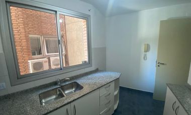 ALQUILER - Departamento UN dormitorio - Frente con Balcón - Nueva Córdoba