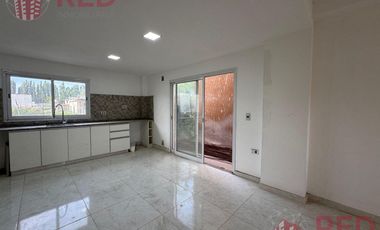 Vende Dúplex en Barrio Los Cerezos II, Plottier