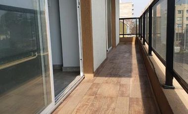 DEPARTAMENTOS EN SEMI PISOS 3 AMB. AL FRENTE CON COCHERA