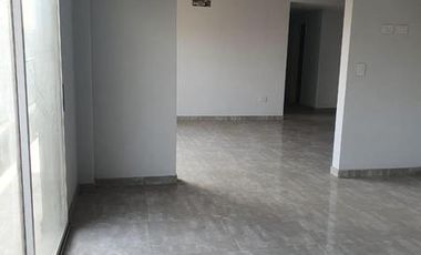 DEPARTAMENTOS EN SEMI PISOS 3 AMB. AL FRENTE CON COCHERA