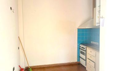 PH  (medio) 2 amb sin expensas mts plaza martinez