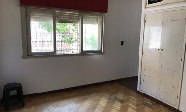 PH  (medio) 2 amb sin expensas mts plaza martinez