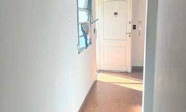 PH  (medio) 2 amb sin expensas mts plaza martinez