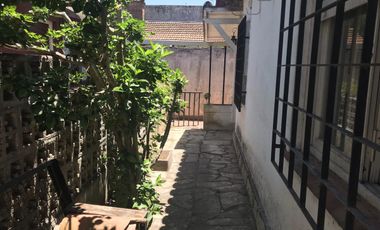 PH  (medio) 2 amb sin expensas mts plaza martinez