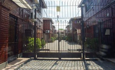 EXCELENTE DUPLEX CON COCHERA EN BANFIELD ESTE