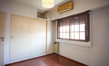 EXCELENTE DUPLEX CON COCHERA EN BANFIELD ESTE