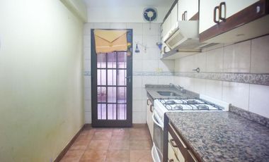 EXCELENTE DUPLEX CON COCHERA EN BANFIELD ESTE